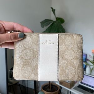 COACH WRISTLET PURSE/WALLET